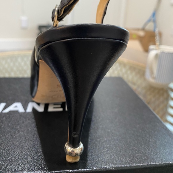 Chanel round toe pump with sling back in original box! Worn once - Picture 3 of 7